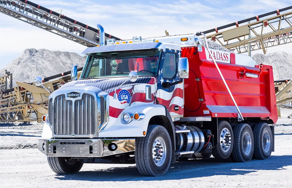 Universal Truck Service team